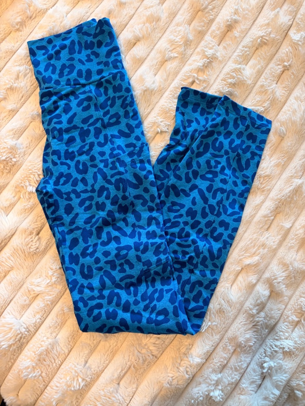 Bombshell Sportswear Blue Leopard Print Leggings